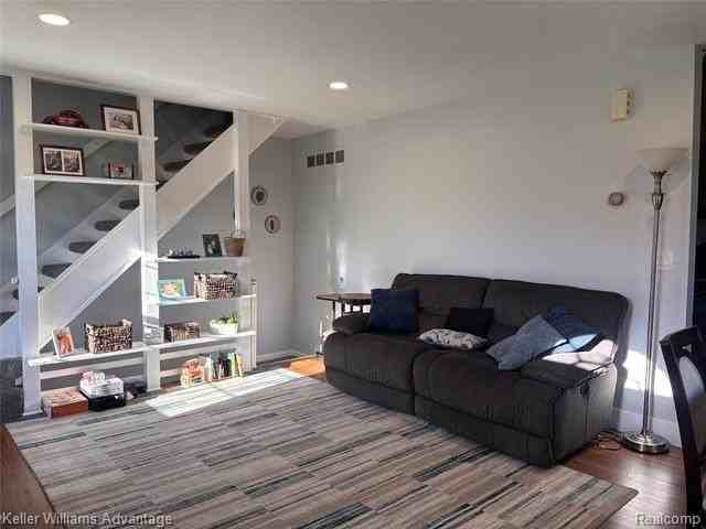 23594 N Rockledge - Photo 3 of 23