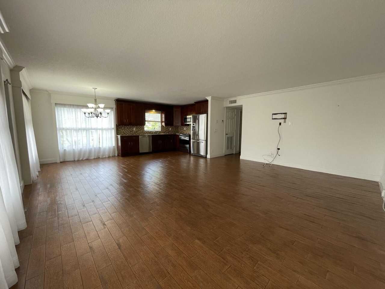 101 Wellington L - Photo 7 of 36