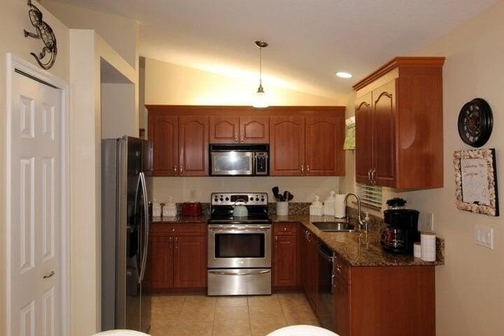 5300 Seagrape Dr - Photo 4 of 17