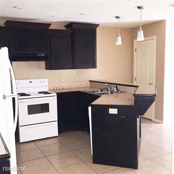 Sugar Creek Apartments - Photo 3 of 6