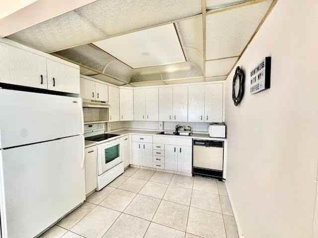 3032 Hythe B - Photo 2 of 44