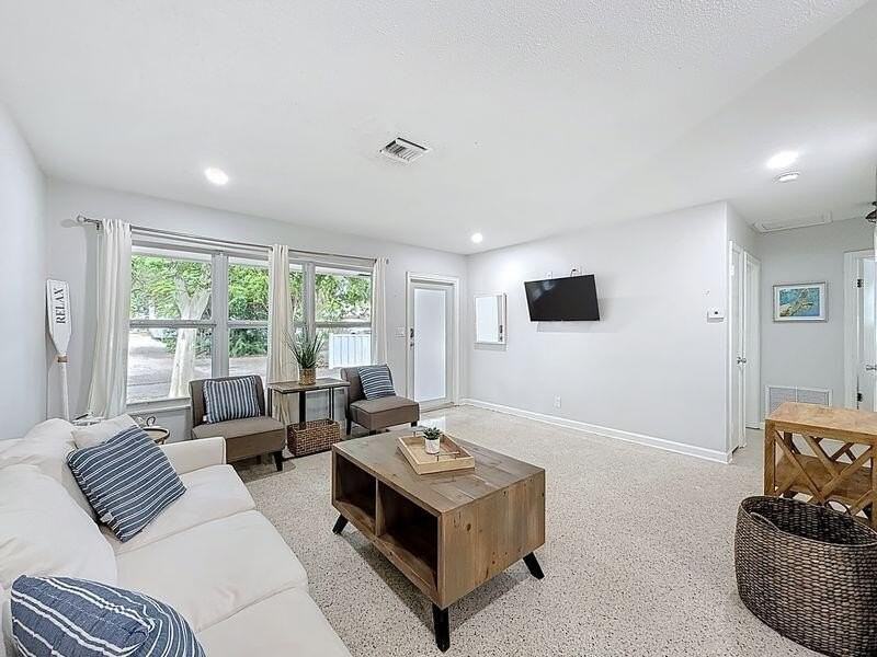 2840 Ne 16th Ct - Photo 3 of 23