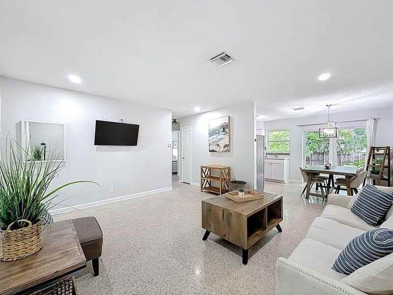 2840 Ne 16th Ct - Photo 4 of 23