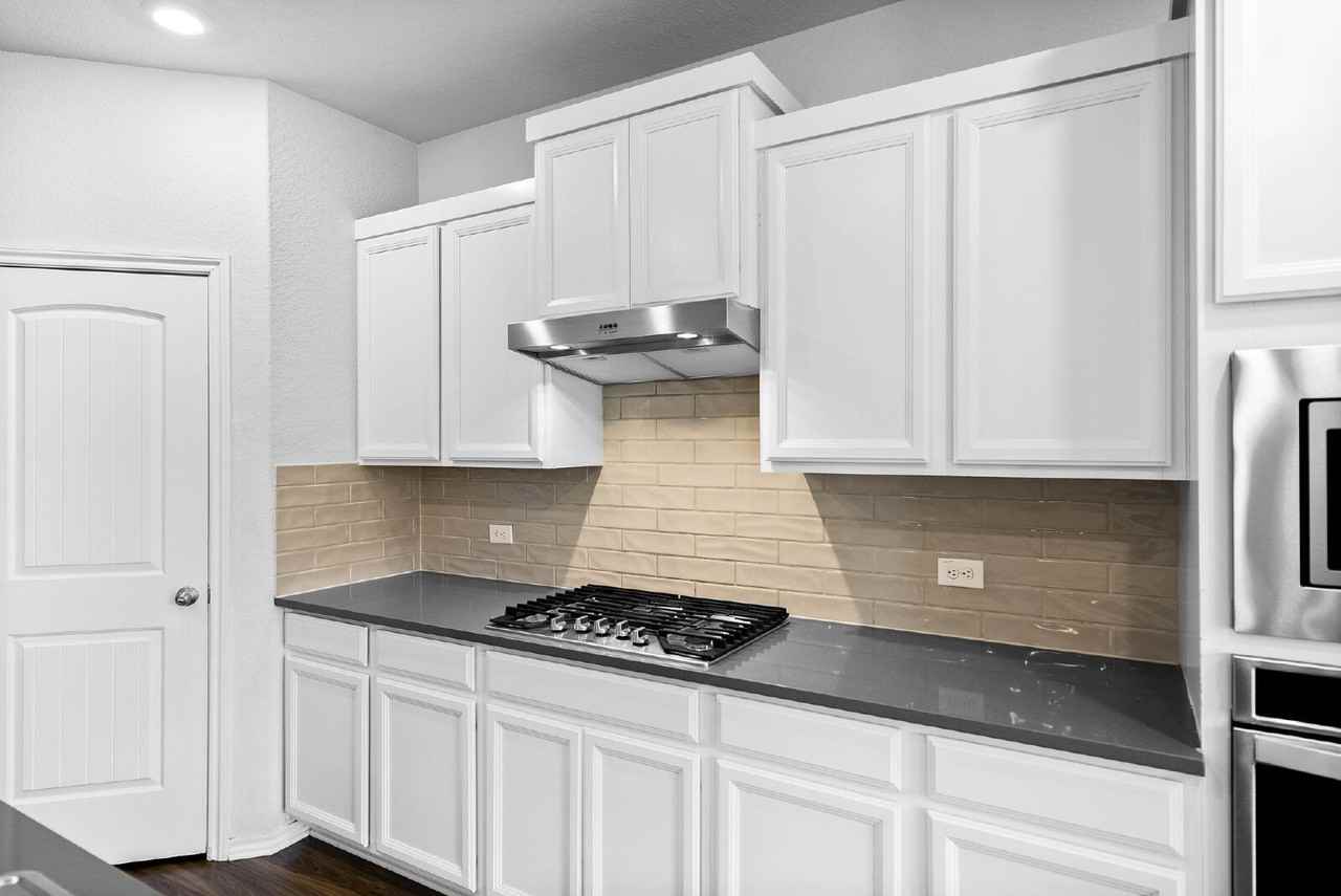 6723 Shiraz Way - Photo 4 of 34