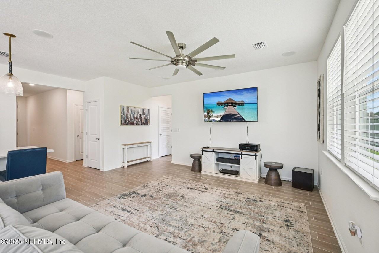 2616 Windsor Lakes Way - Photo 7 of 33