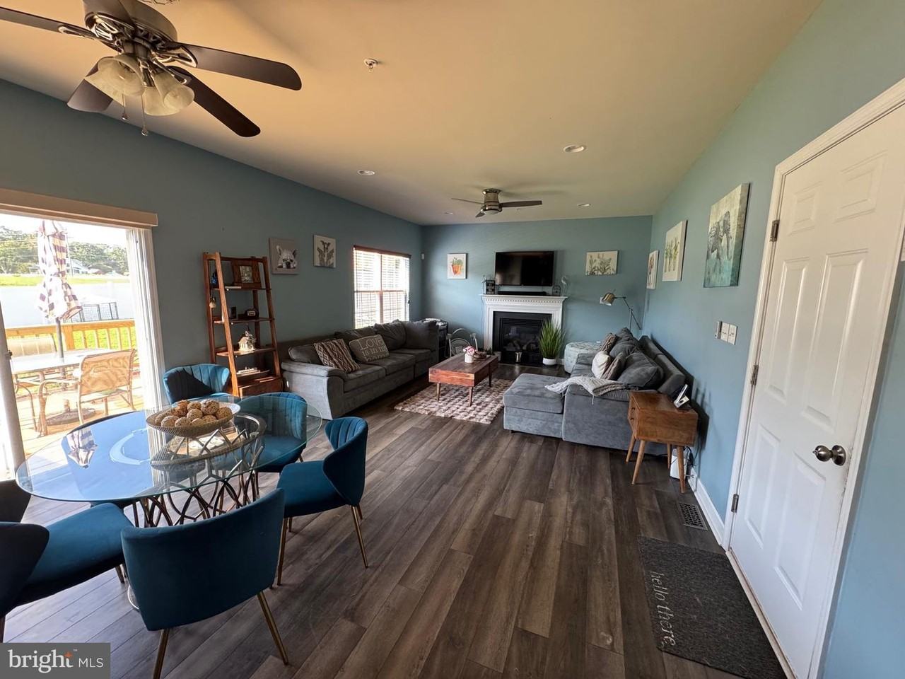 220 Fountain Ln - Photo 2 of 21