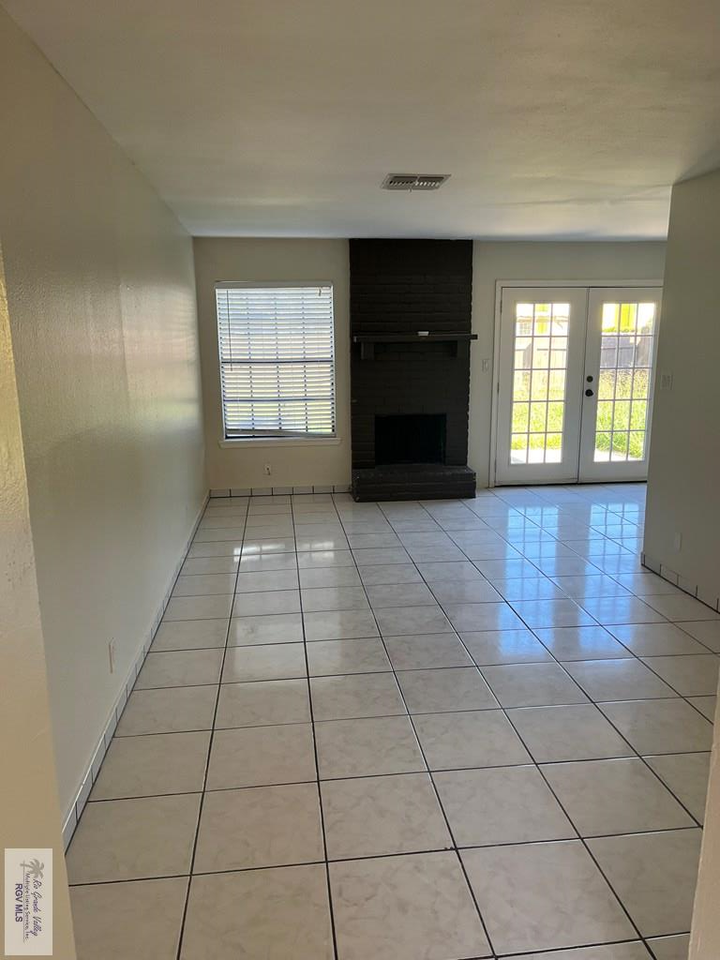 185 Glenbrook Drive - Photo 6 of 14