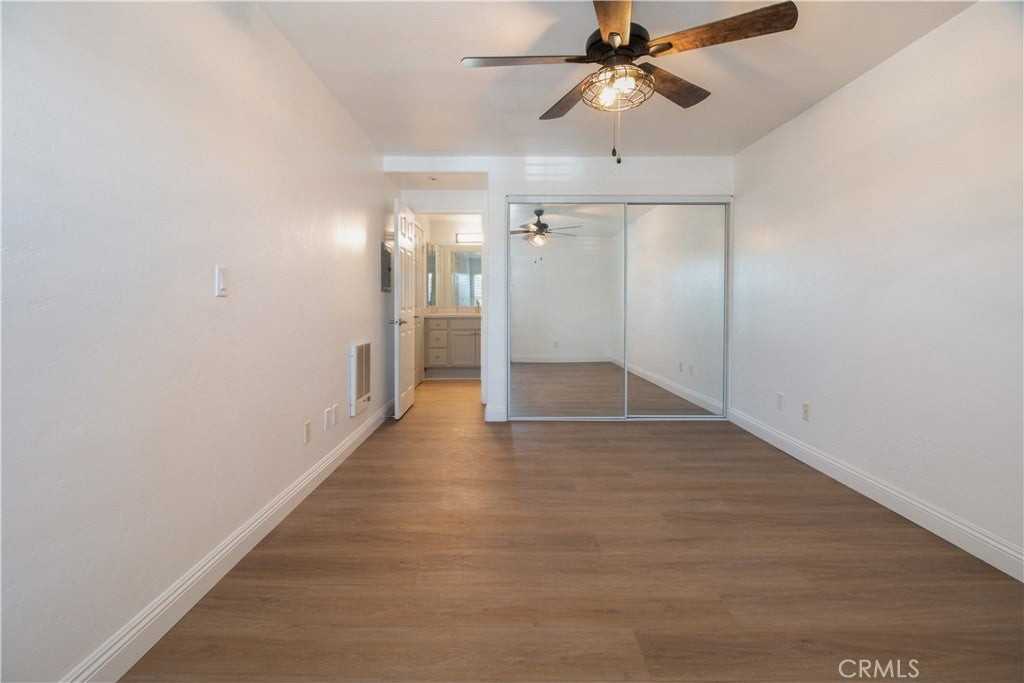 3993 Jewell St - Photo 4 of 17