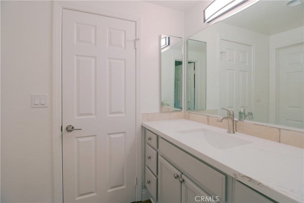 3993 Jewell St - Photo 6 of 17