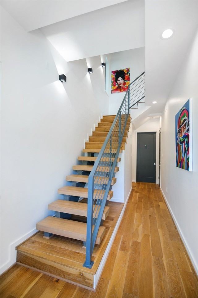 511 Memorial Heights Dr - Photo 4 of 44