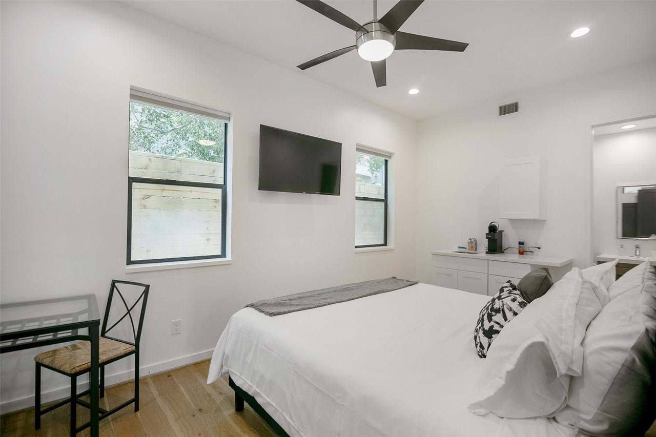 511 Memorial Heights Dr - Photo 5 of 44