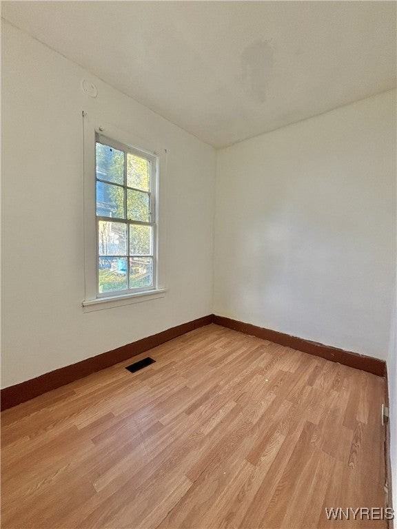 53 Pershing Ave - Photo 7 of 9