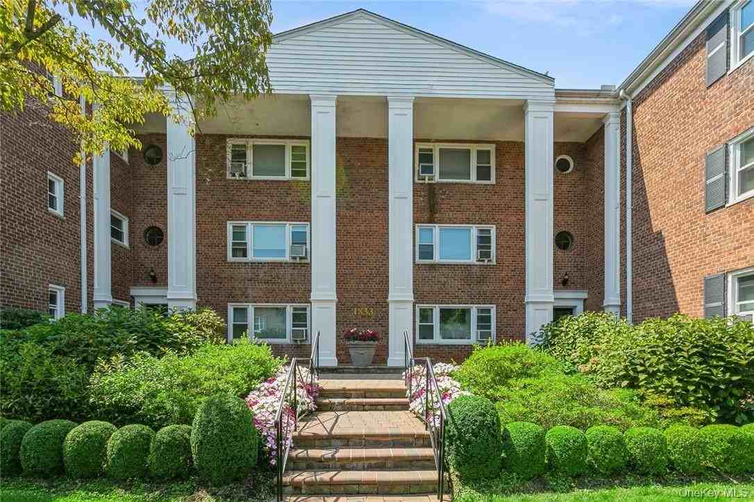 1833 Palmer Ave - Photo 4 of 21