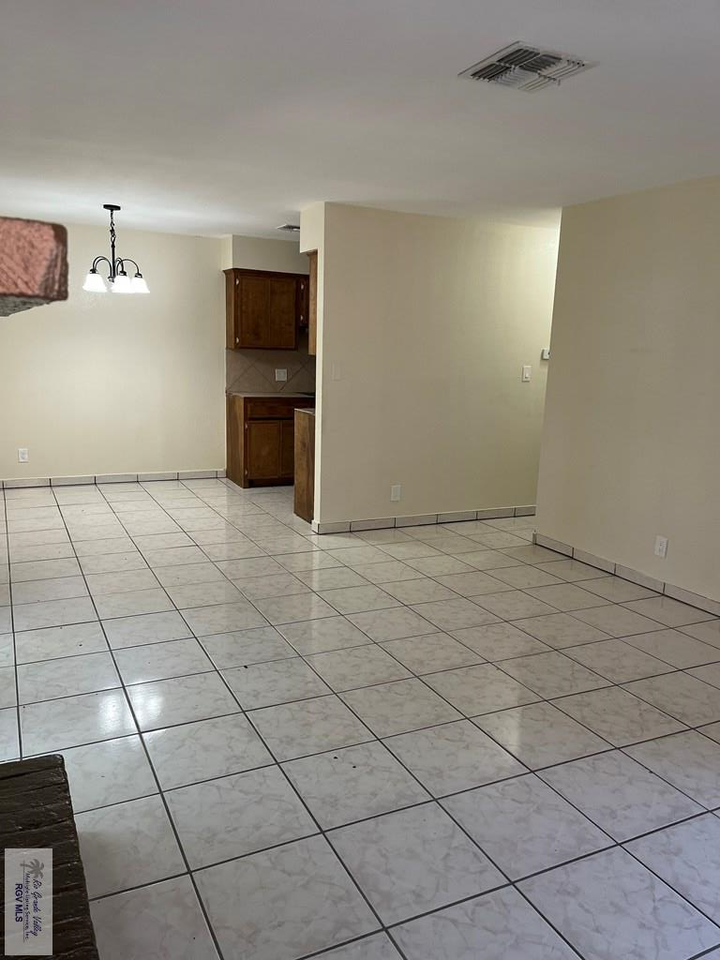 24 Glenbrook Drive - Photo 7 of 17