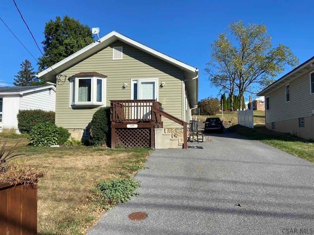 129 Hawthorne St - Photo 2 of 24