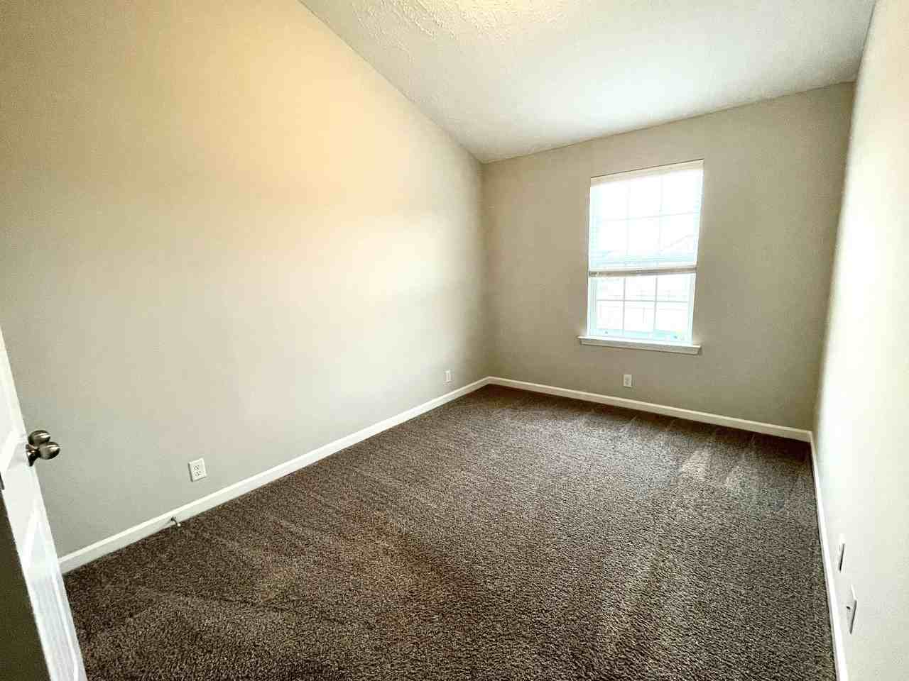 3447 Nightshade Dr - Photo 5 of 10