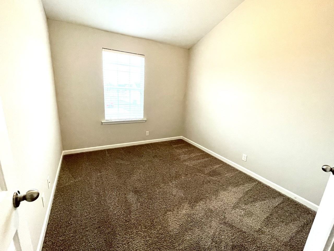 3447 Nightshade Dr - Photo 6 of 10