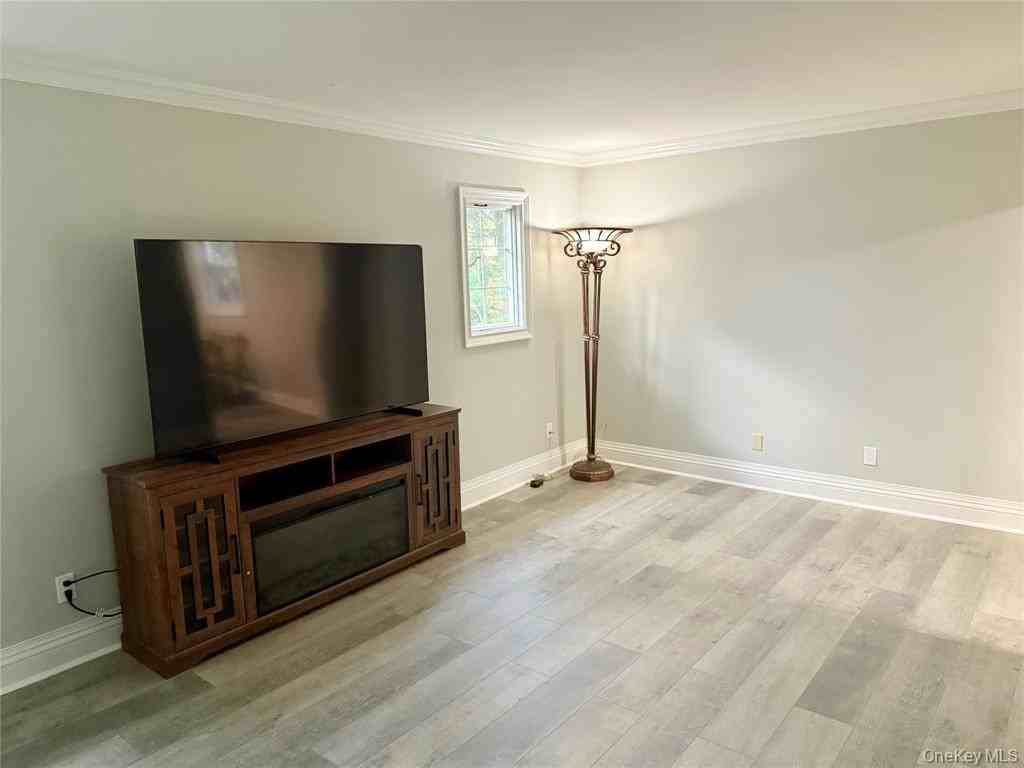 66 Seaman Neck Rd - Photo 2 of 12