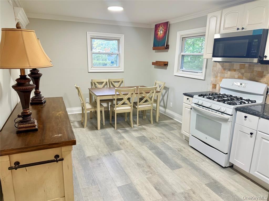 66 Seaman Neck Rd - Photo 3 of 12