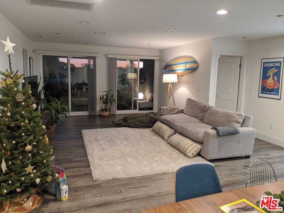 8631 Olin St - Photo 5 of 25