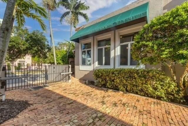 200 Cocoanut Ave #7 - Photo 2 of 32