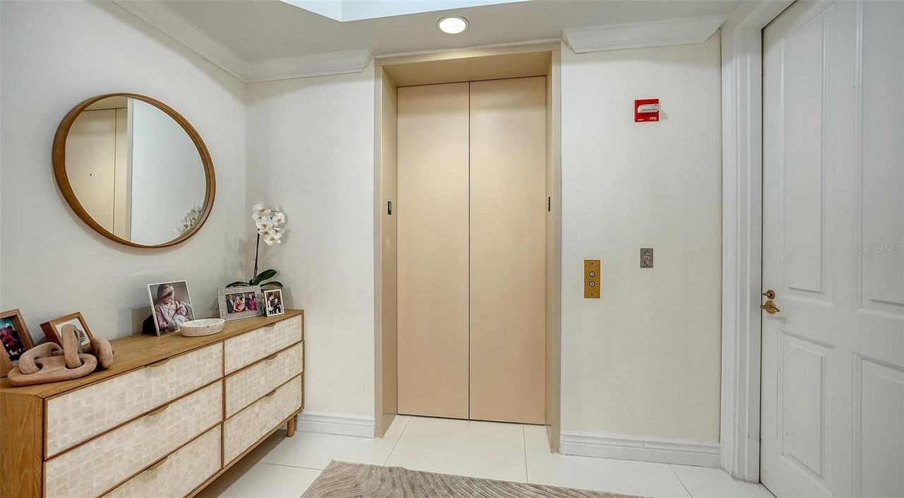 35 Watergate Dr #806 - Photo 4 of 50