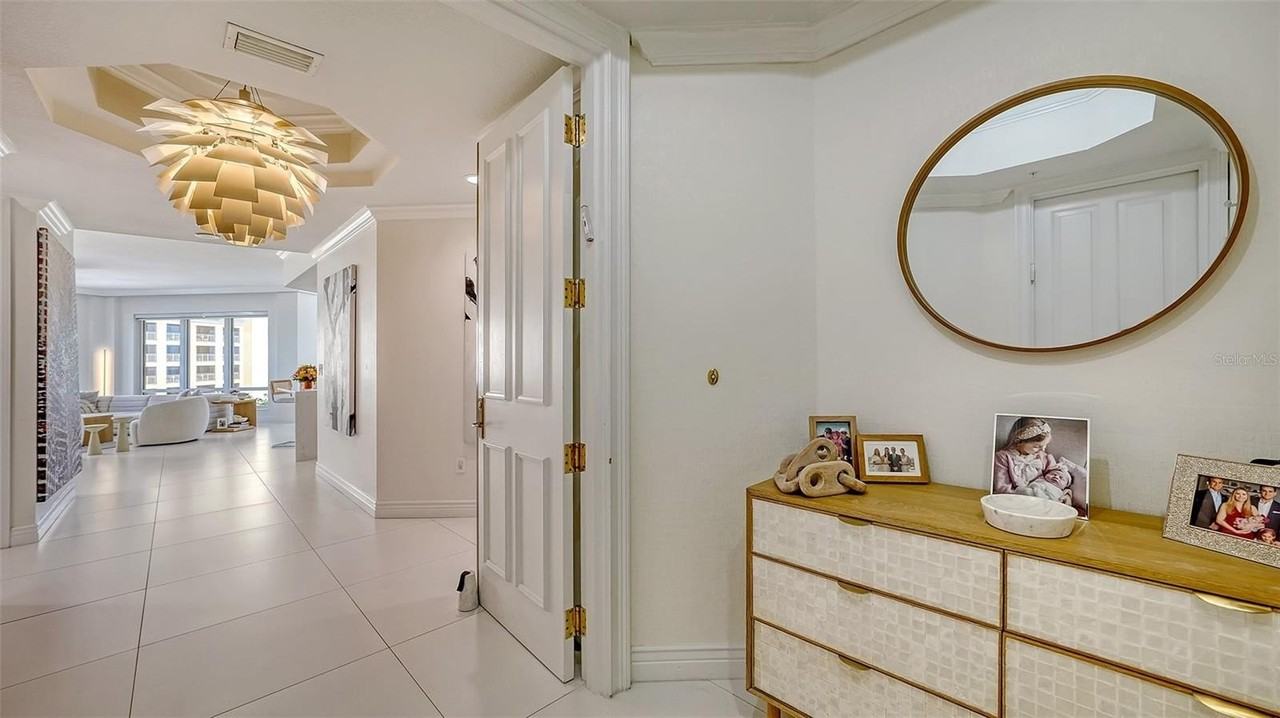 35 Watergate Dr #806 - Photo 5 of 50