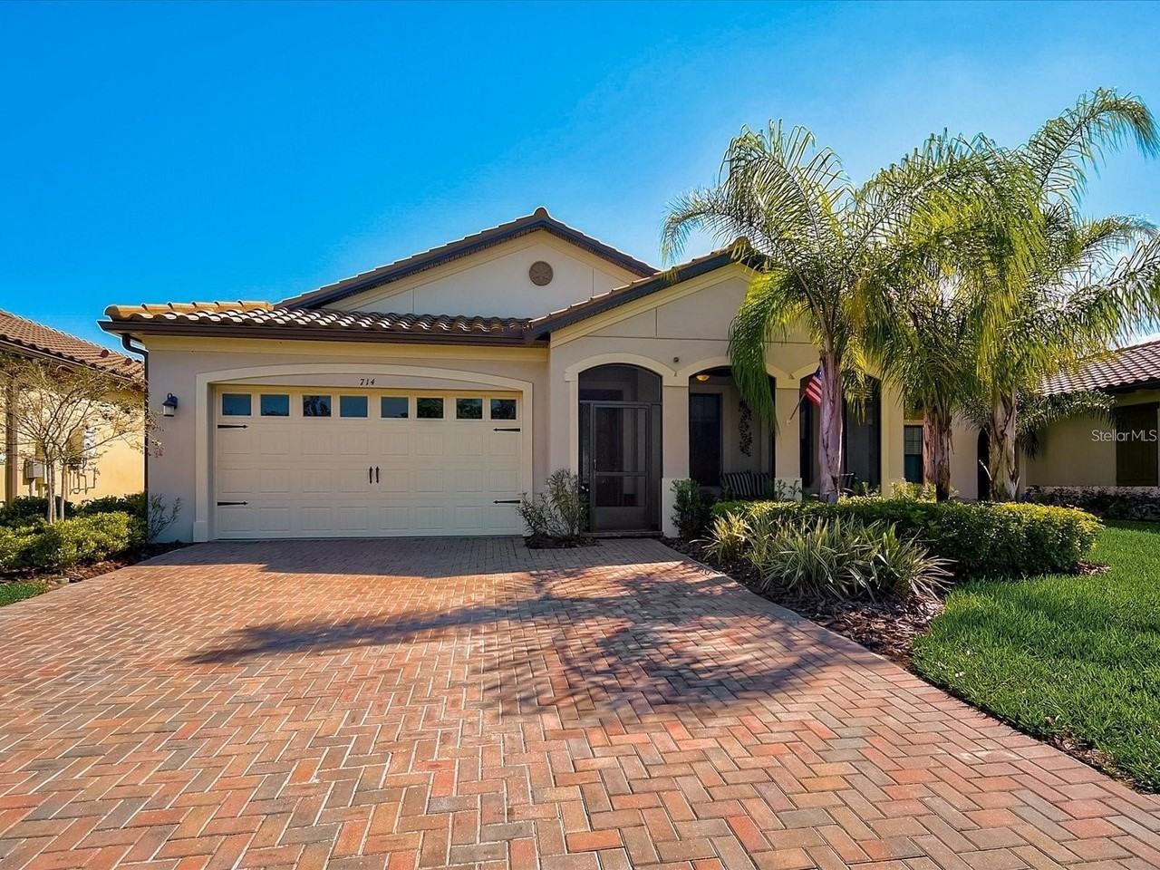 714 16th Ave E - Photo 4 of 43