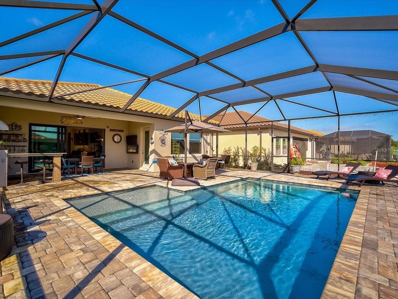 714 16th Ave E - Photo 5 of 43