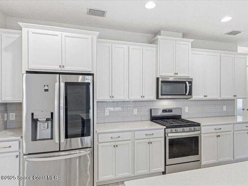 7921 Mocan Ct - Photo 4 of 50