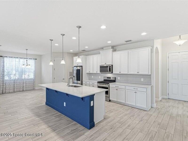 7921 Mocan Ct - Photo 5 of 50