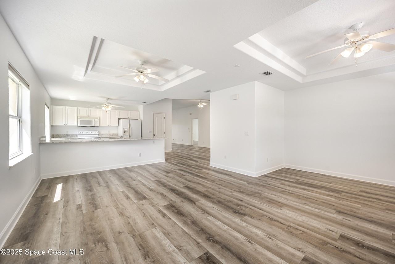 4920 Somerville Dr - Photo 7 of 26