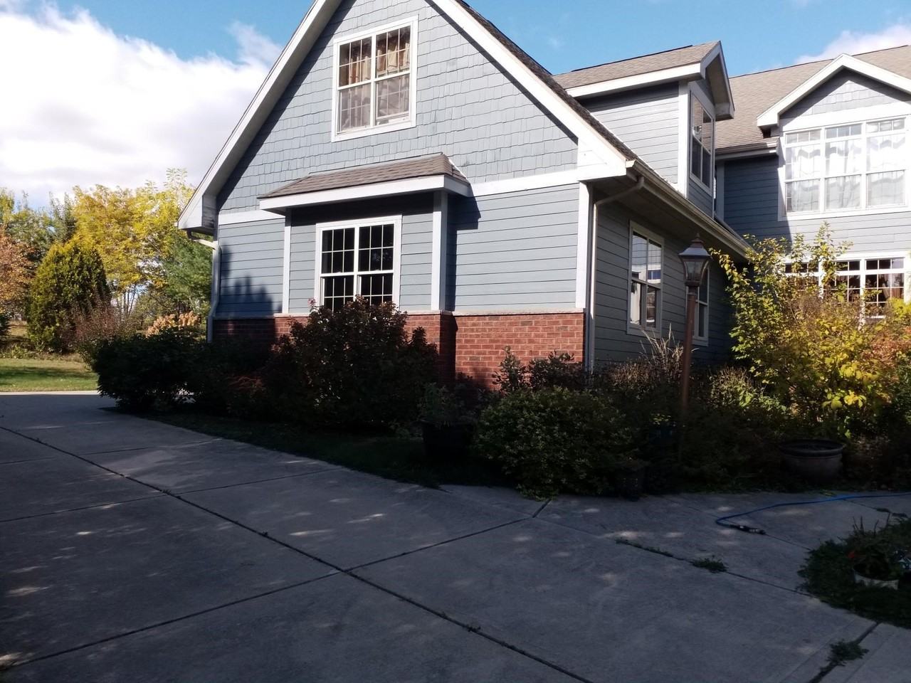 4582 Bishops Ct - Photo 2 of 17