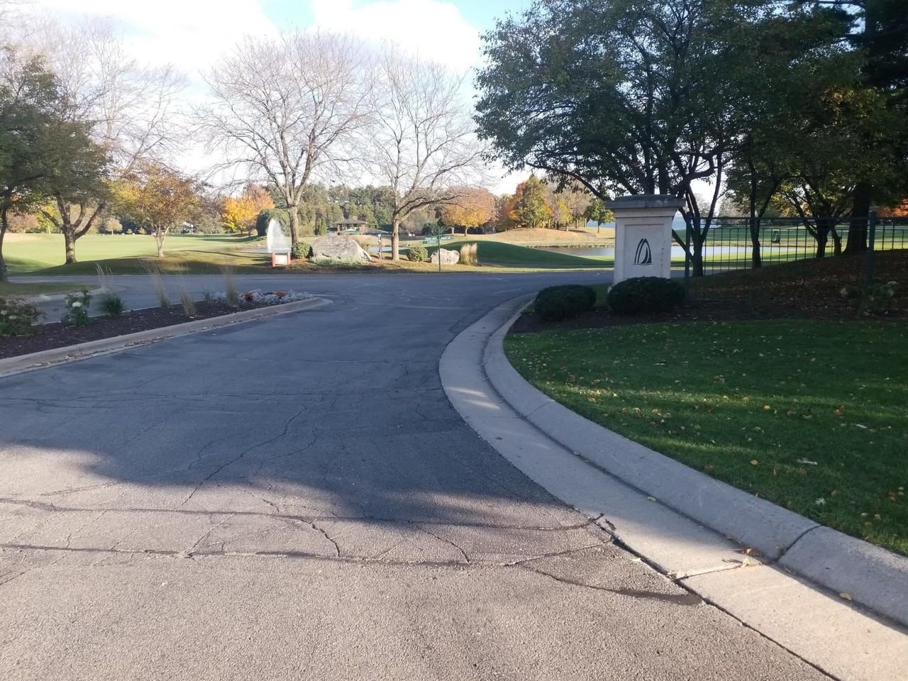 4582 Bishops Ct - Photo 3 of 17