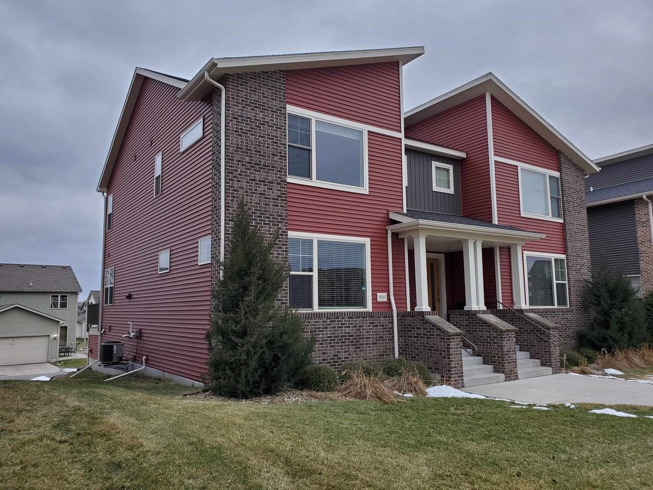 9335 Silicon Prairie Pkwy - Photo 3 of 49