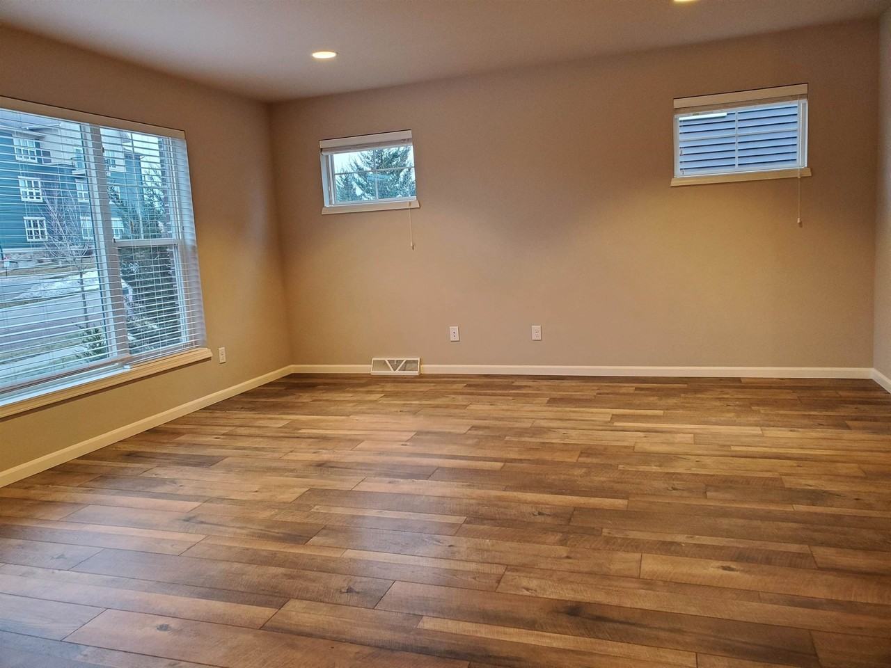 9335 Silicon Prairie Pkwy - Photo 6 of 49