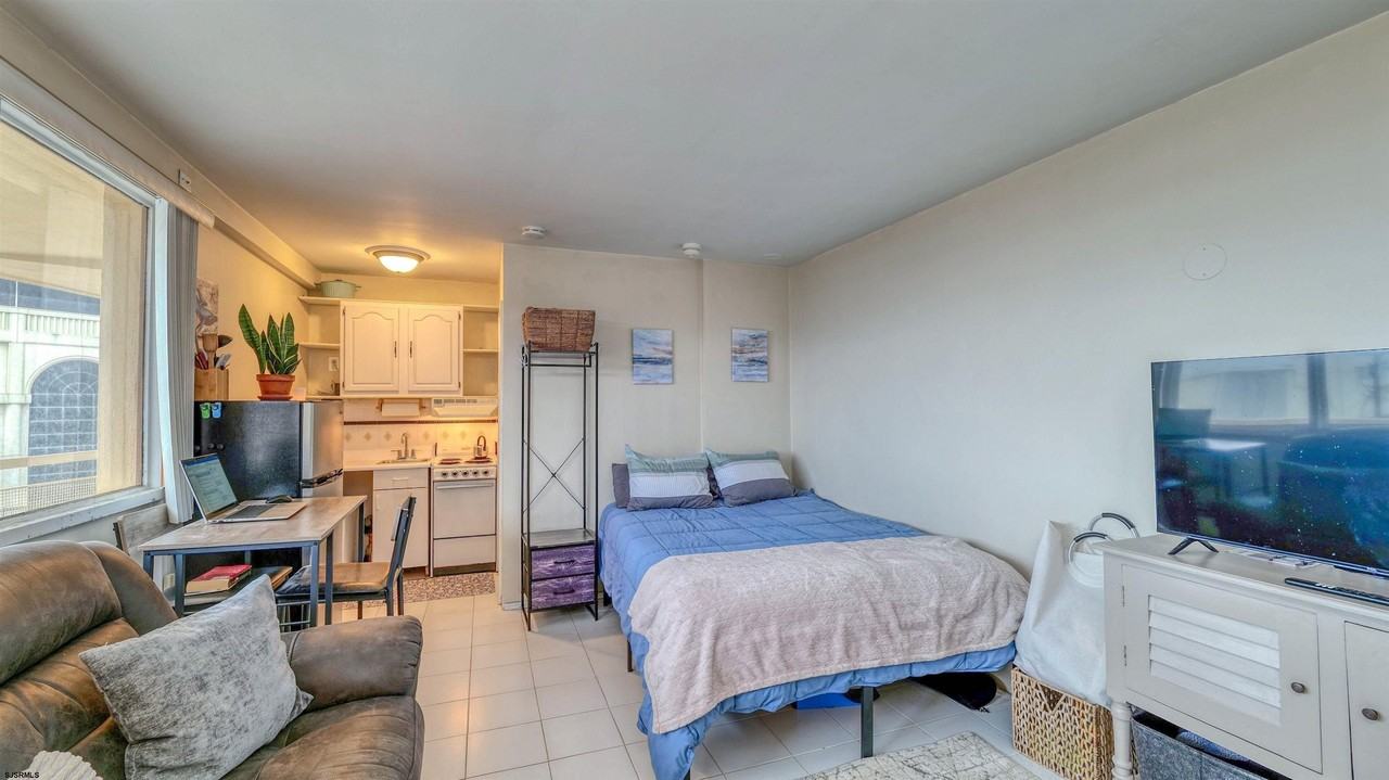 108 Montpelier Avenue - Photo 3 of 14