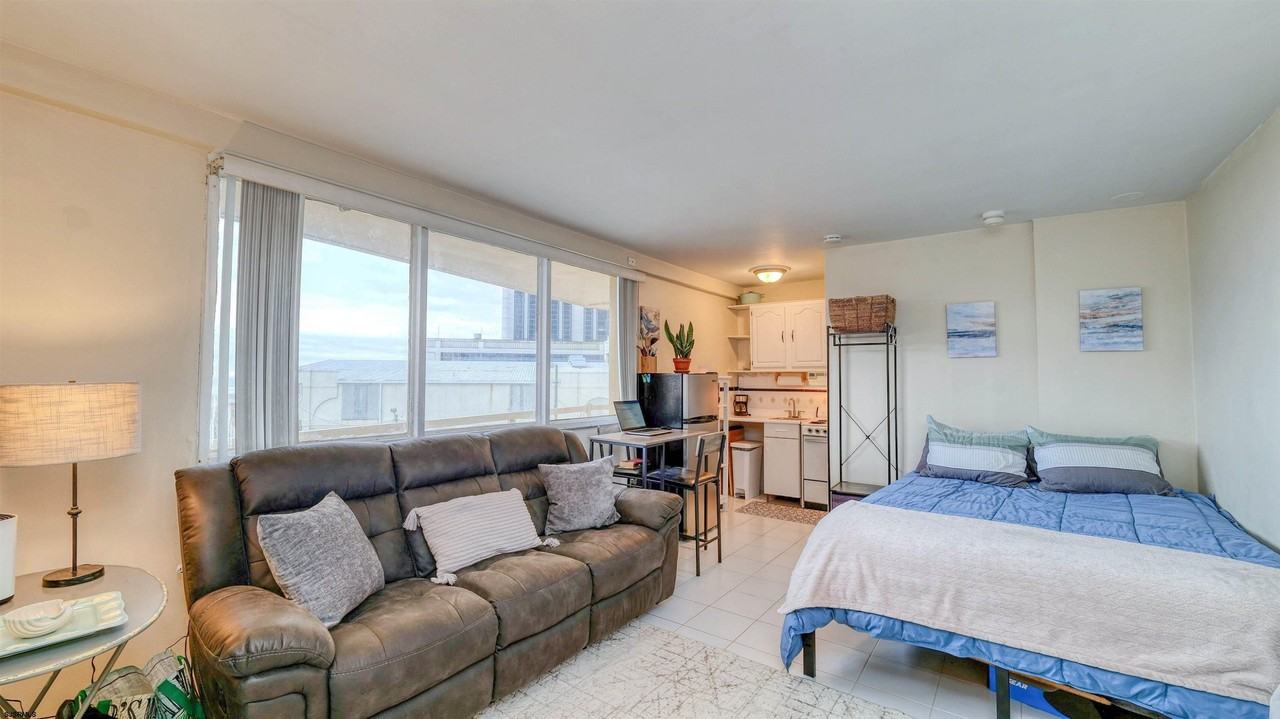 108 Montpelier Avenue - Photo 5 of 14