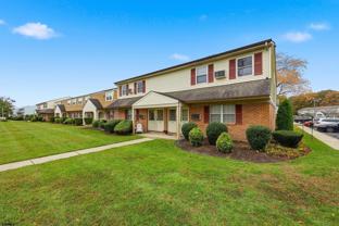 66B Oxford Vlg - Photo 1 of 1