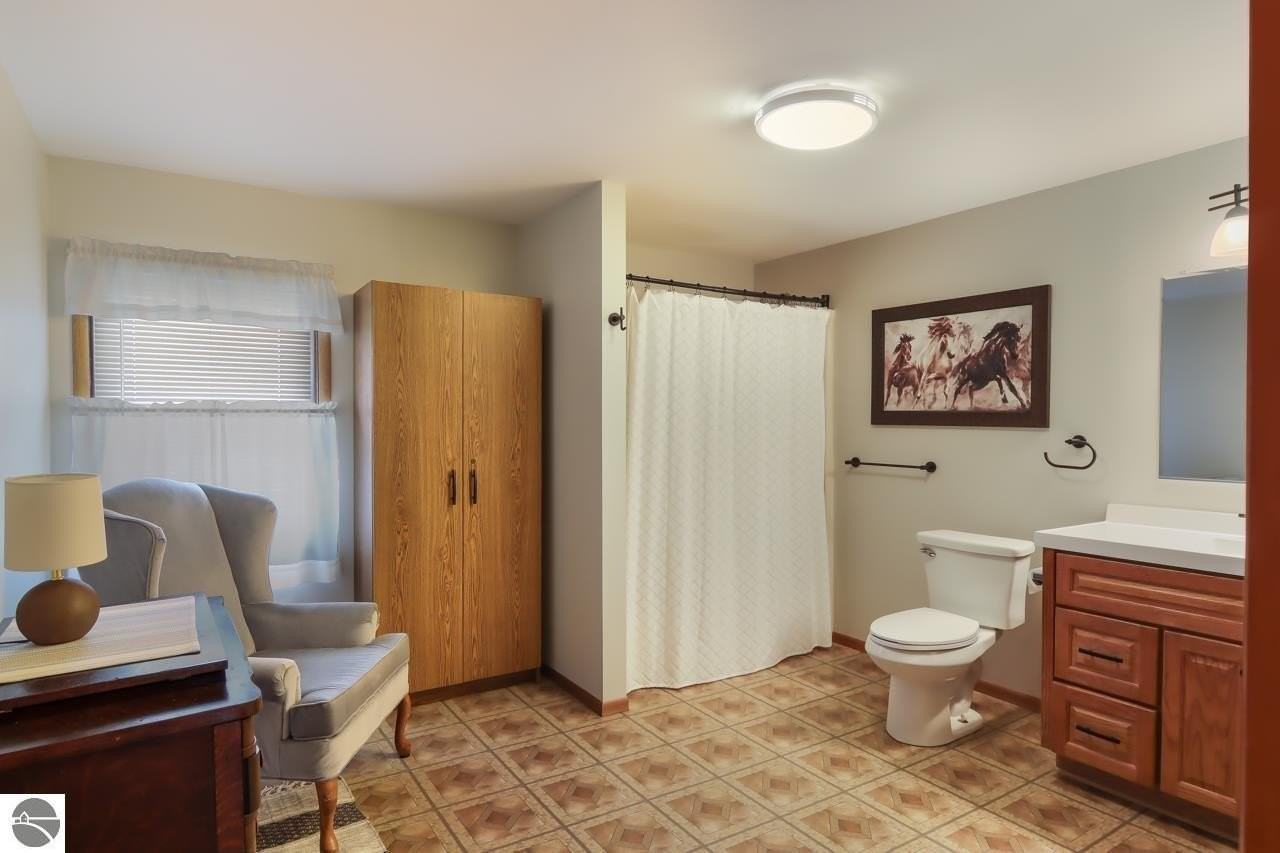 7079 Hawley Rd - Photo 3 of 20