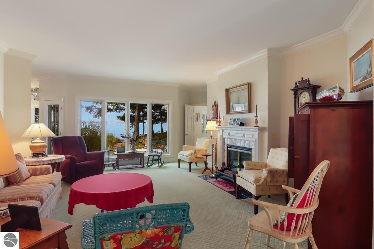 10512 Lakeshore Road - Photo 2 of 20