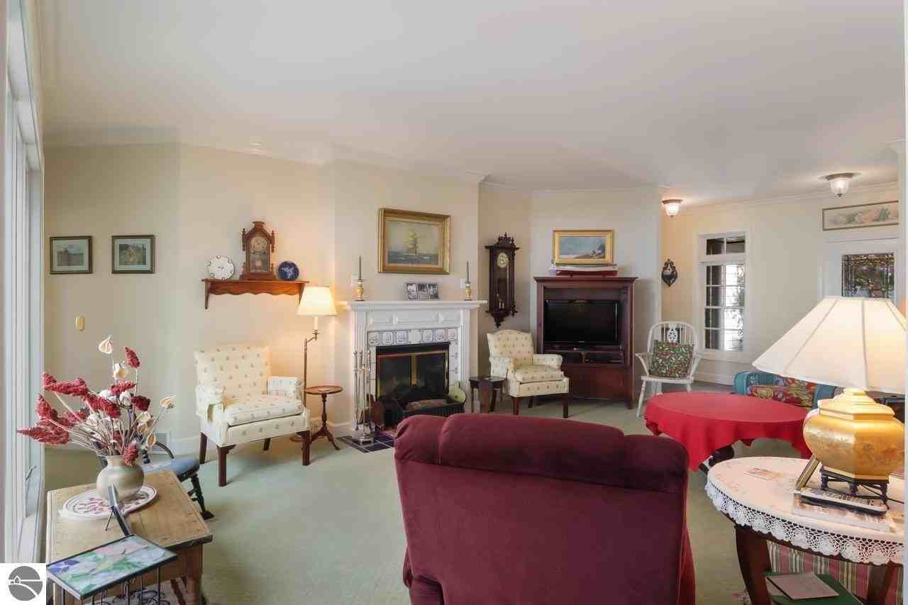 10512 Lakeshore Road - Photo 3 of 20