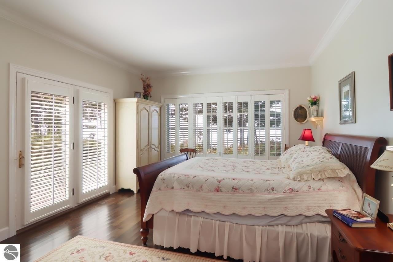 10512 Lakeshore Road - Photo 7 of 20