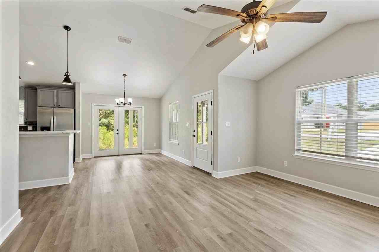 232 Tafflinger Rd - Photo 5 of 41