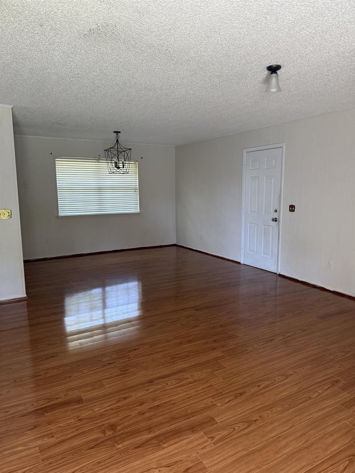 1702 S Center Street - Photo 2 of 13