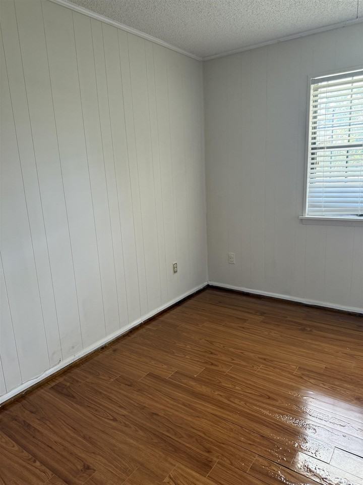 1702 S Center Street - Photo 6 of 13