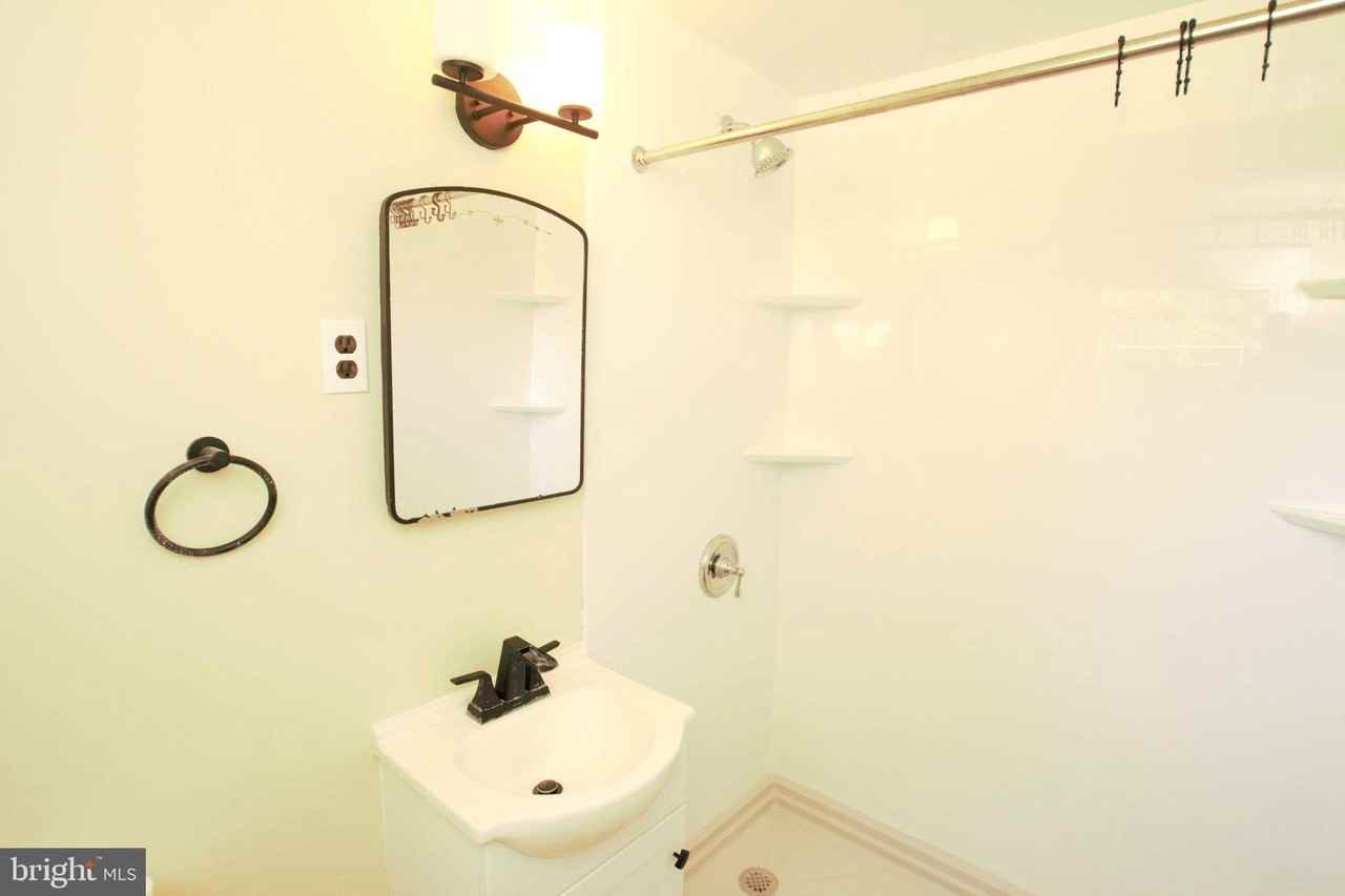 66 Sherwood Ct - Photo 7 of 29