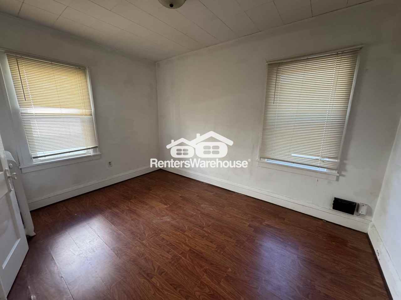 3925 Chicago Avenue South - Photo 4 of 15