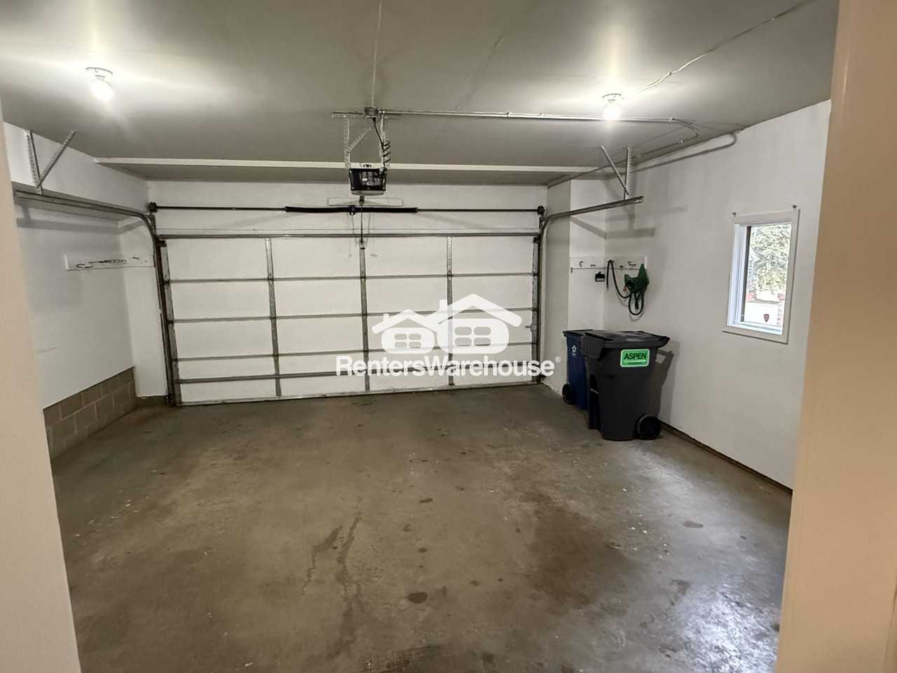 7406 Cahill Rd - Photo 4 of 34