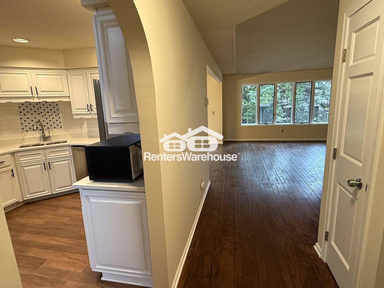 7406 Cahill Rd - Photo 7 of 34